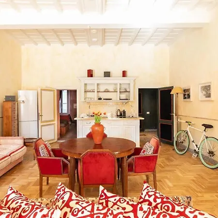 Farnese Designer Loft By Romeloft Apartament